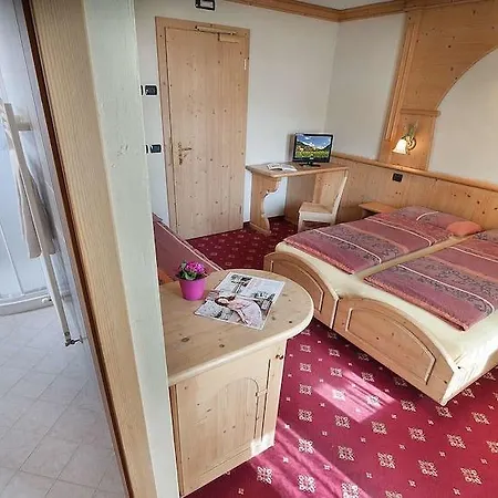 Hotell Champagne 3*