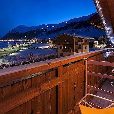 Champagne Hotell 3*