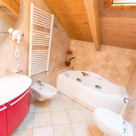 Hotel Champagne 3*