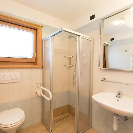 Champagne Hotel 3*