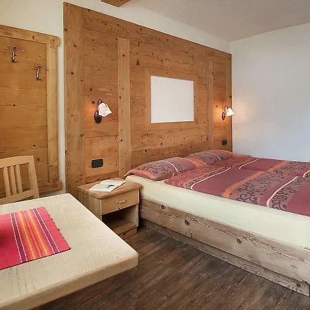 Champagne Hotel 3*