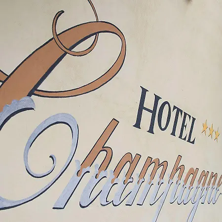 Hotel Champagne 3*