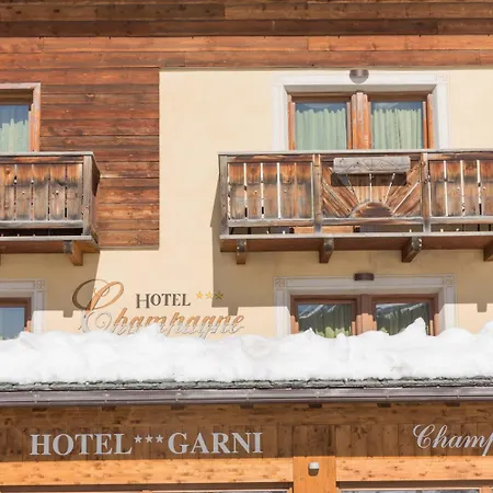 Champagne Hotel