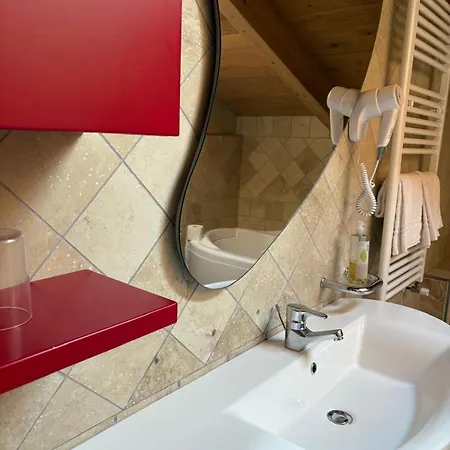 Champagne Hotel 3*