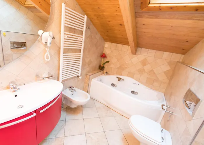 Hotell Champagne 3*